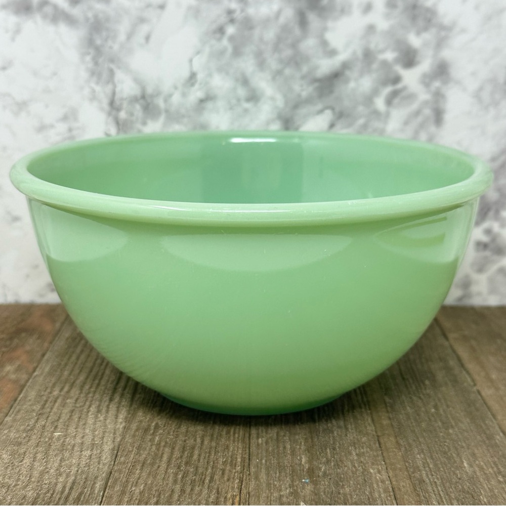 Vintage Jadeite Fire King 2000 Green Mixing Bowl 1.5 QT